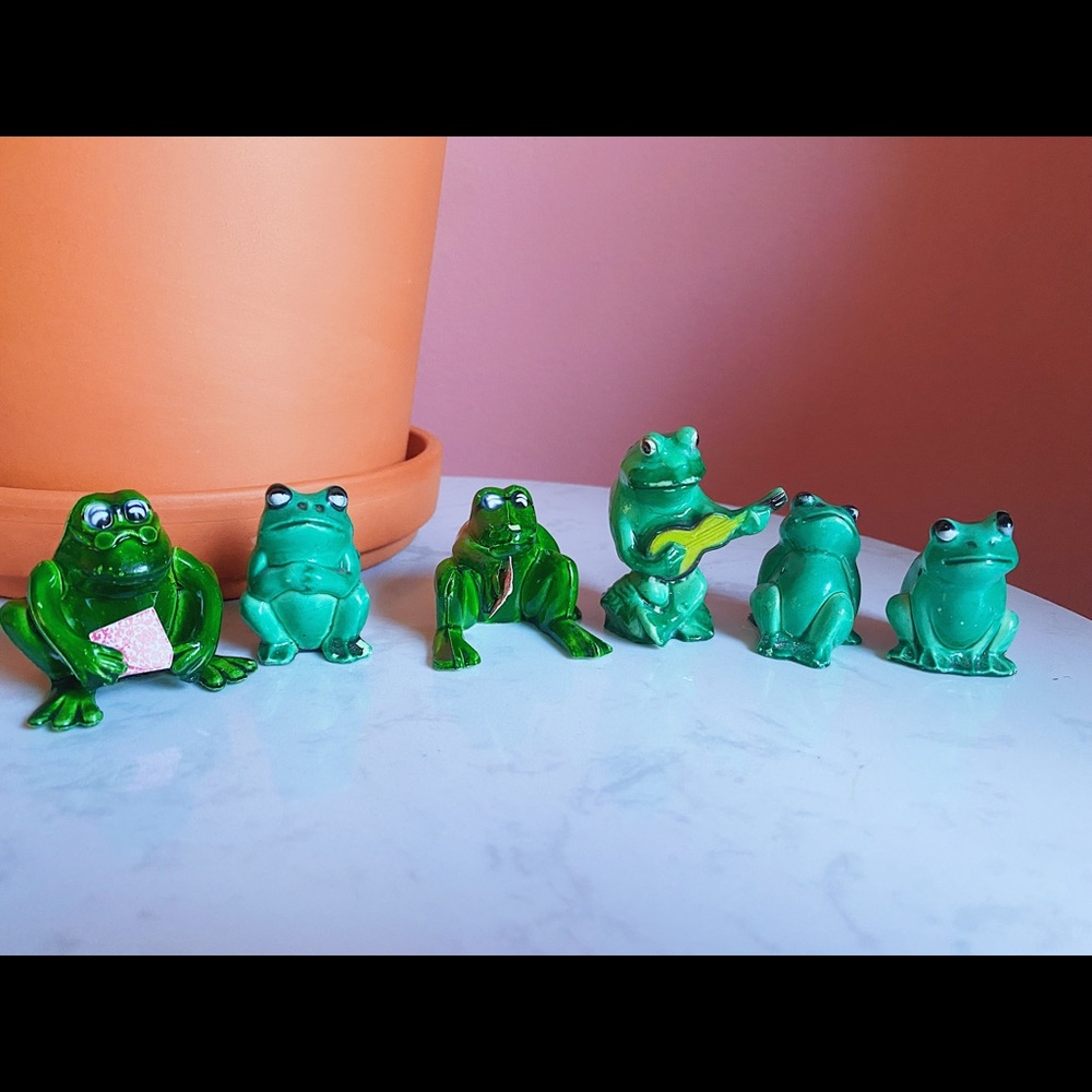Wooden painted mini frogs - Picture 2 of 2